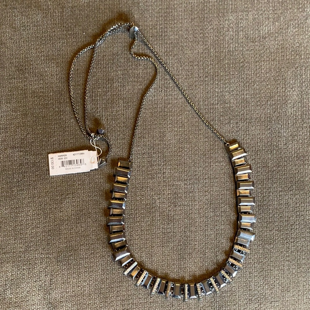 Harper necklace in hematite choker